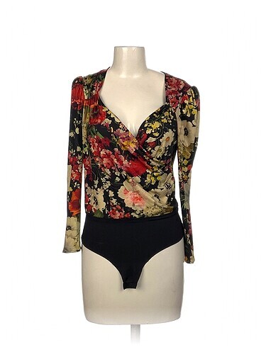 Zara Bluz %70 İndirimli.