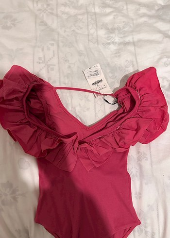 l Beden pembe Renk Zara Pembe Fırfırlı V Yaka Body