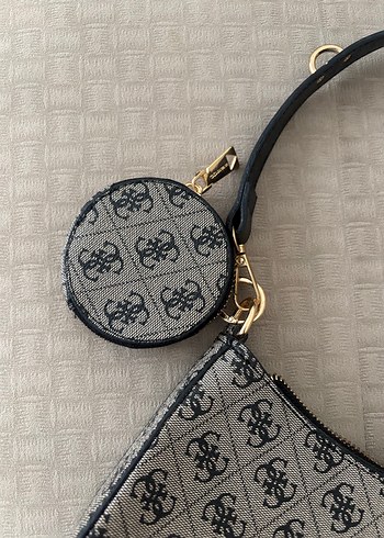 Guess Gri Desenli Tokalı Kadın Çanta - Görsel 4