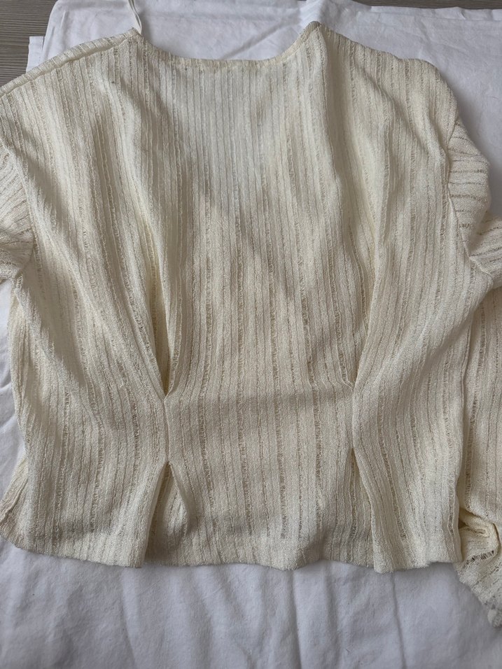 Düğmeli Beyaz Keten V Yakalı Bluz - Görsel 3