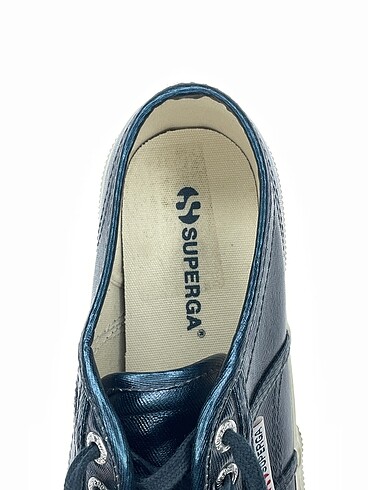 37 Beden lacivert Renk Superga Spor Ayakkabı %70 İndirimli.