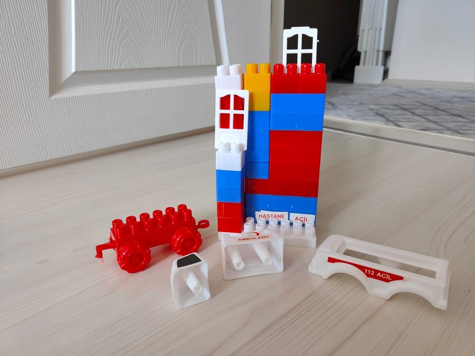 Renkli Lego Ambulans Seti - Görsel 3