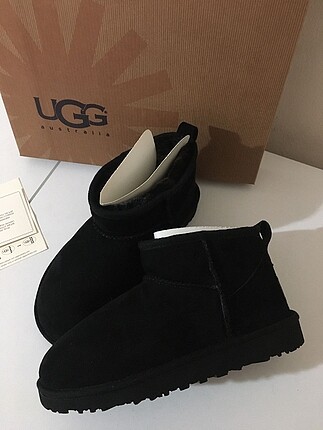 Ugg ultra mini classic ( Black )