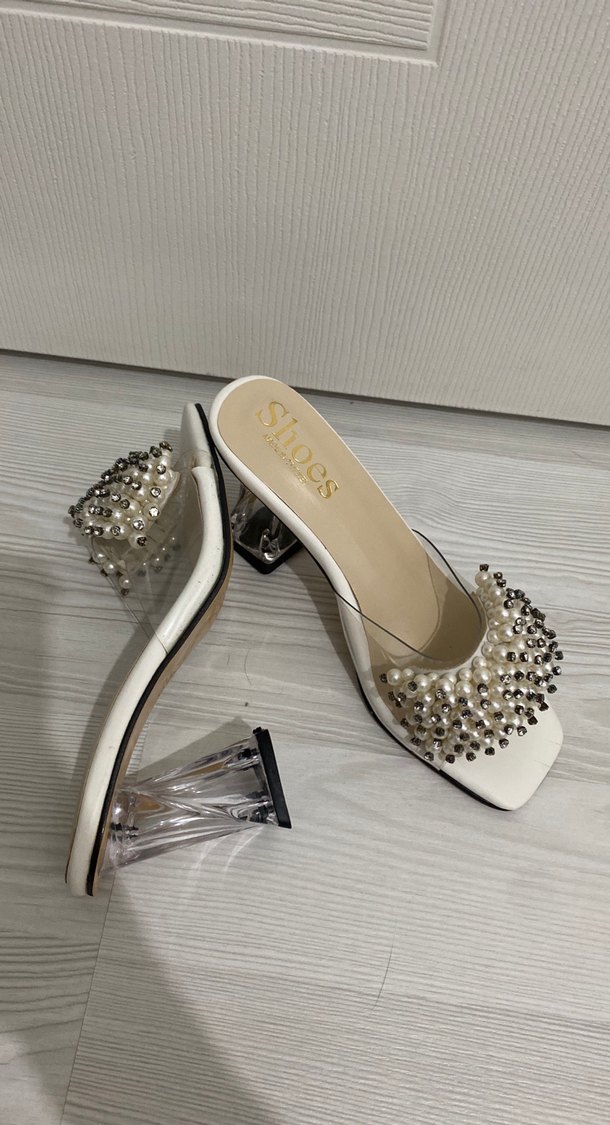 İnci İşlemeli Beyaz Topuklu Kadın Terlik - Görsel 2