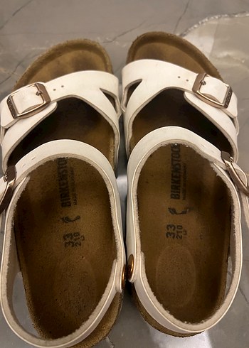 33 Beden beyaz Renk Birkenstock 33 numara beyaz sandalet