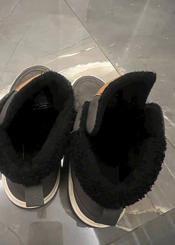 33 Beden gri Renk 33 numara H&M erkek çocuk bot