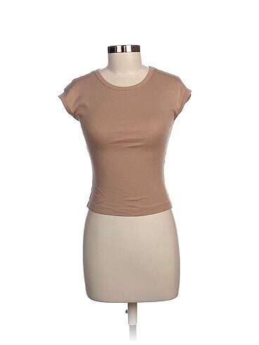 Zara T-shirt %70 İndirimli.