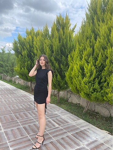 büzgülü ayarlanabilir vatkalı elbise