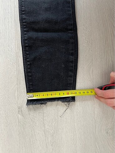 34 Beden siyah Renk Siyah jean