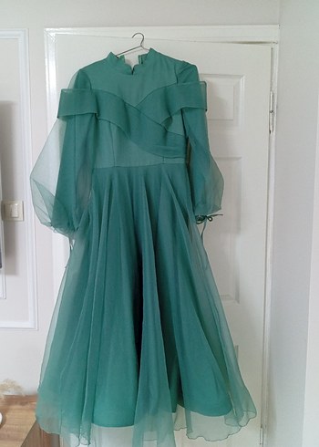 Uzun, Katlı, Yüksek Yakalı Yeşil Abiye Elbise - Görsel 2