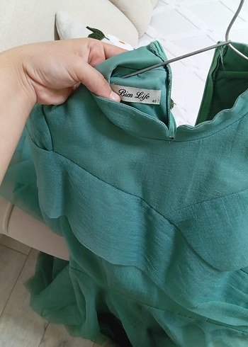 Uzun, Katlı, Yüksek Yakalı Yeşil Abiye Elbise - Görsel 3