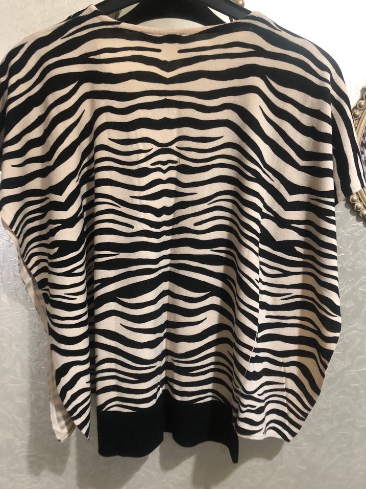 Triko zebra Desenli V Yakalı Kadın Bluz - Görsel 4