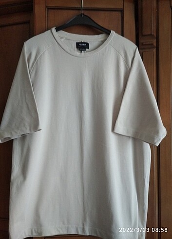 PULL&BEAR TSHIRT