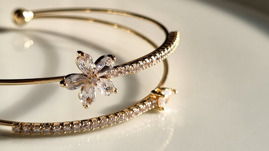 Pirinç Zirkon Taşlı Çiçek Model Çift Sıra Kadın Bileklik - Görsel 2