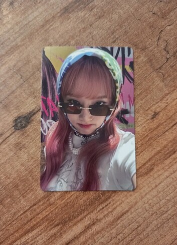 yena photocard 