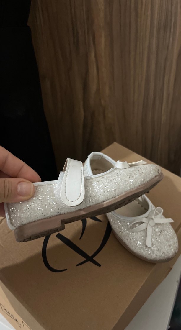 Kız Çocuk Beyaz Tokalı Babet Ayakkabı - Görsel 2