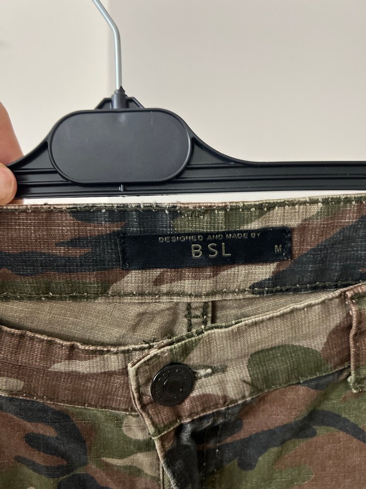 Kadın Kamuflaj Desenli Kemerli Pantolon - Görsel 4