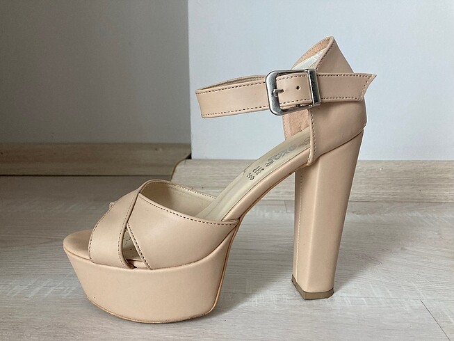 Topuklu ayakkabı - Görsel 3