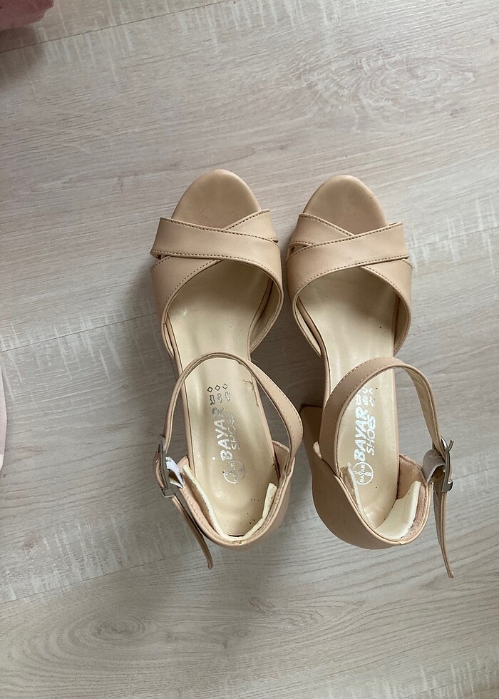 Topuklu ayakkabı - Görsel 2