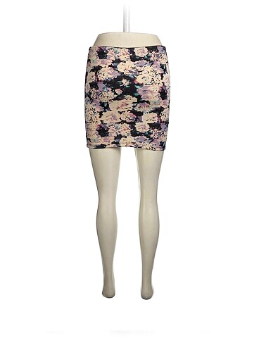 s Beden Bershka Mini Etek %70 İndirimli.
