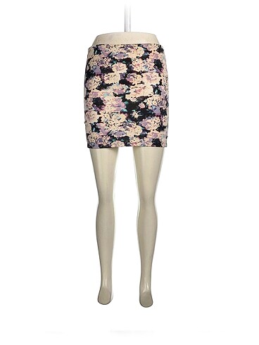 Bershka Mini Etek %70 İndirimli.
