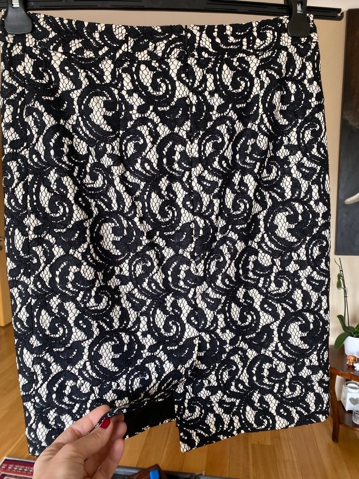 Dantel Detaylı Siyah kalem Etek - Görsel 3