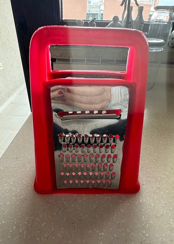 Kırmızı Parlak Mutfak Rendesi - Görsel 2