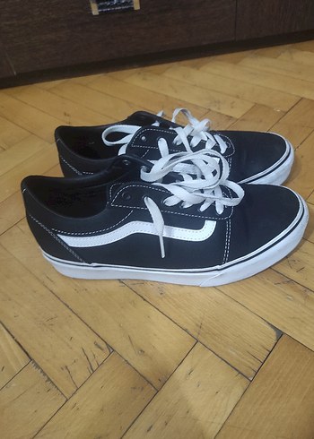 Siyah Kadın vans platform