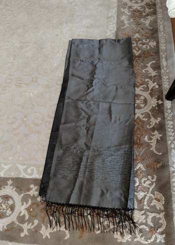 Gri Kadın Şal, Dökümlü ve Yumuşak Kumaşlı