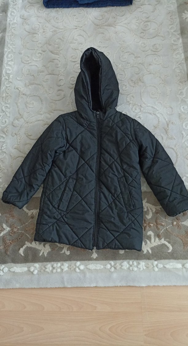 Erkek Çocuk Siyah Kapüşonlu Kaban - Görsel 2