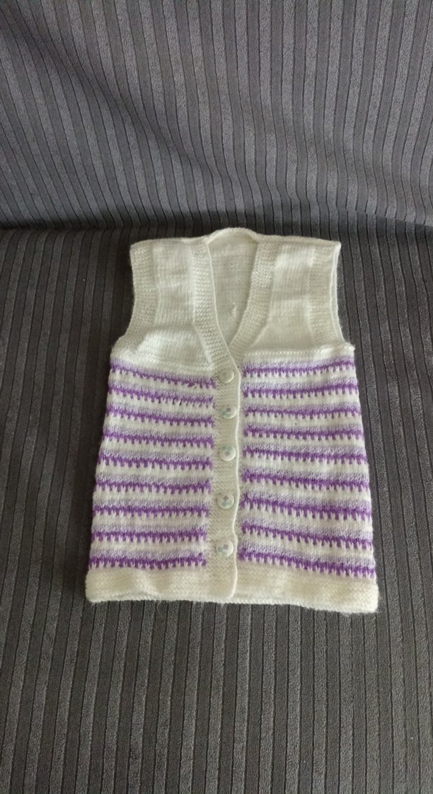 Kız Çocuk Örgü V Yaka Düğmeli Yelek - Görsel 2