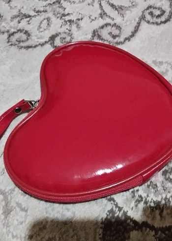 Kırmızı Deri Kalp Şeklinde Kadın Çanta ıcı derın degıl - Görsel 2