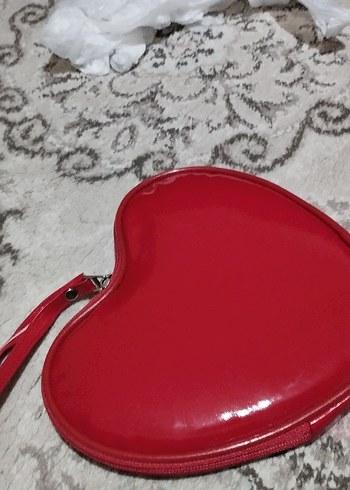 Kırmızı Deri Kalp Şeklinde Kadın Çanta ıcı derın degıl - Görsel 3