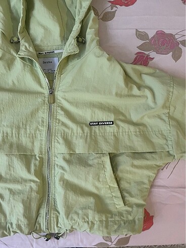 m Beden BERSHKA 38 beden kapüşonlu crop ceket