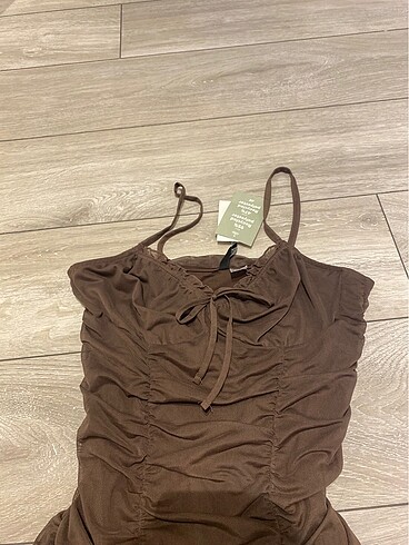 h&m etiketli elbise