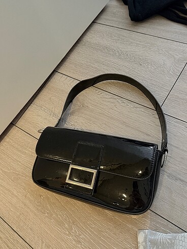 siyah h&m çanta