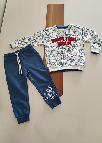 Mickey mouse baskılı takım