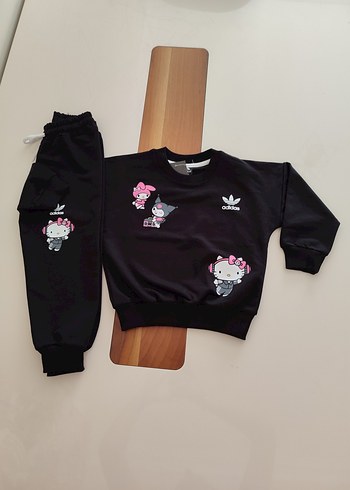 Diğer adidas ve kuromi baskılı takım