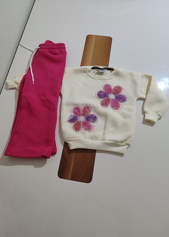 çiçek ve boncuk işlemeli takım - Görsel 2