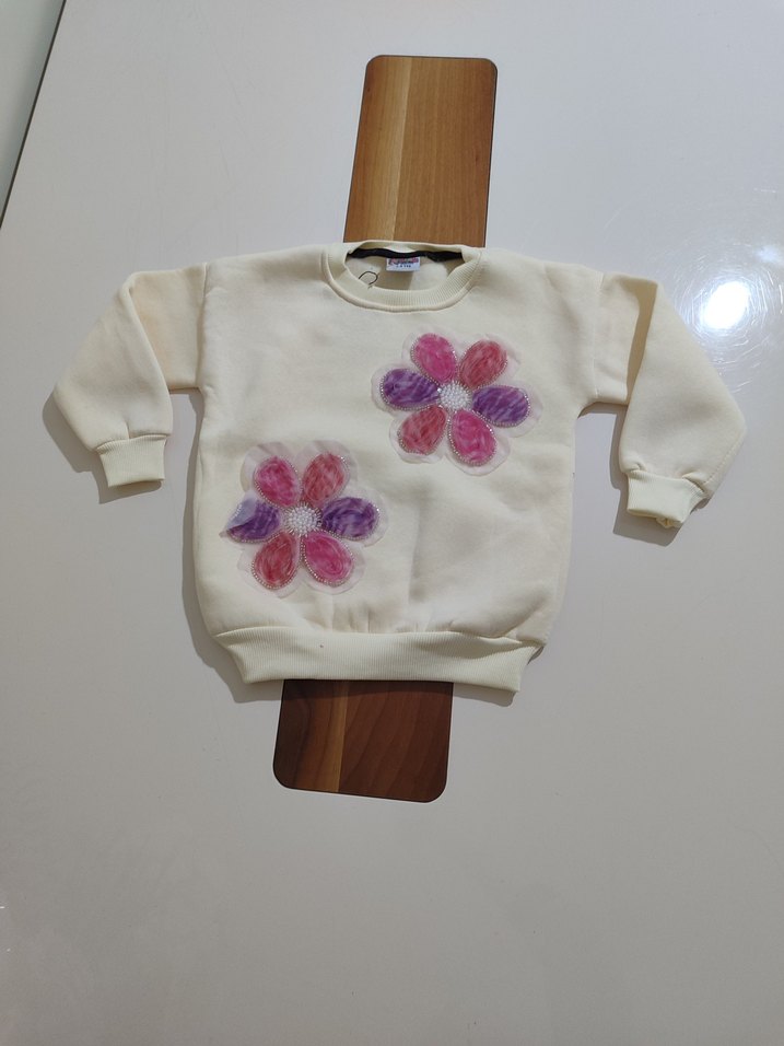 çiçek ve boncuk işlemeli takım - Görsel 3