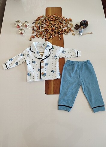 Armut desenli pijama takımı