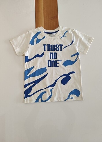 4 Yaş Beden Trust no one baskılı takım