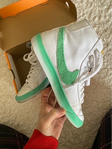 37,5 Beden beyaz Renk nike blazer mid
