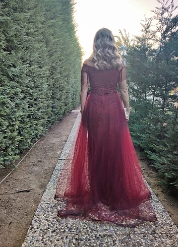 38 Beden bordo Renk Bordo elbisem satılıktır