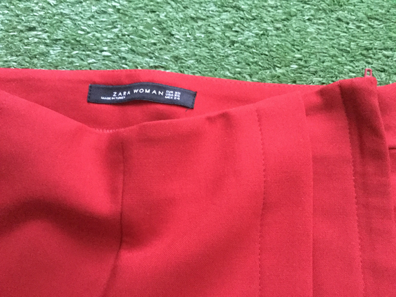 34 Beden Zara kırmızı pantolon