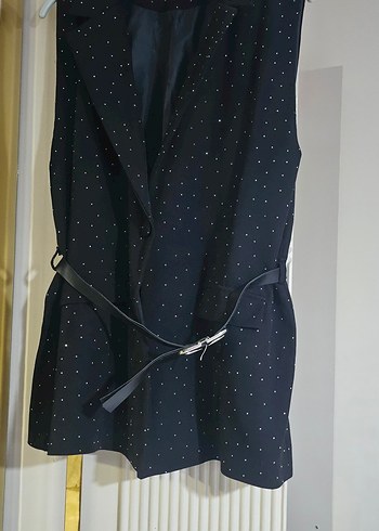 Zara Sikligin Ve Rahatligin Bulustugu Siyah Tasli Kolsuz Blazer