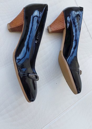 Klasik Siyah Tokalı Kadın Topuklu Ayakkabı - Görsel 3