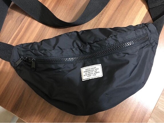 H&M Bel Çantası