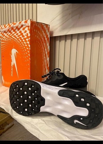 Siyah Nike Erkek Koşu ve Antrenman Ayakkabısı - Görsel 3