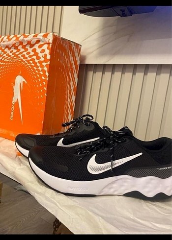 Siyah Nike Erkek Koşu ve Antrenman Ayakkabısı - Görsel 2